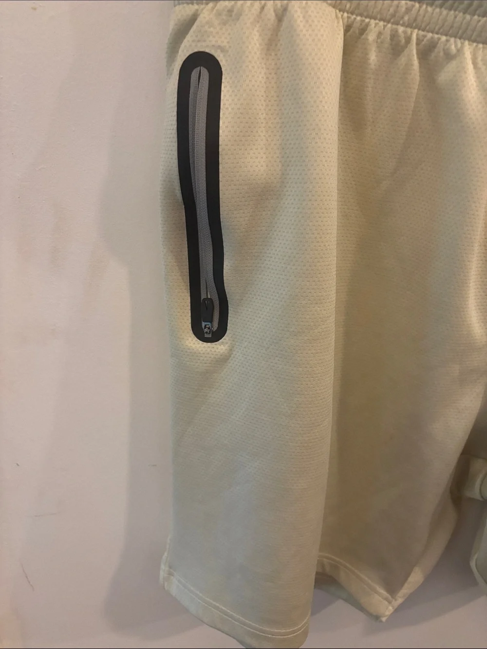 Spyder Active Men's Cream Mesh Performance Shorts Size XL Zip Pocket